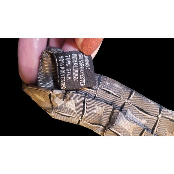 Louis Roth 100% Silk Tie Tan Black Geometric Business Mens Necktie No Tag - Picture 9 of 12